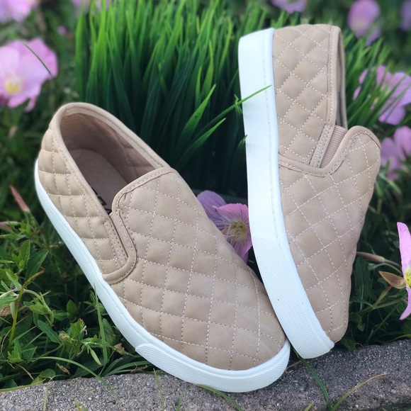 Slip On Shoes Quilted Sneakers - Picture 2 of 7